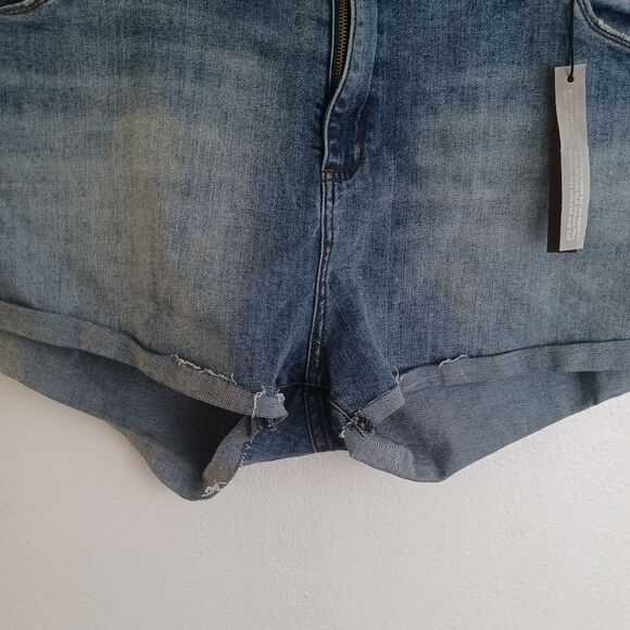 STS Blue jean shorts size 37/22 - Picture 3 of 8